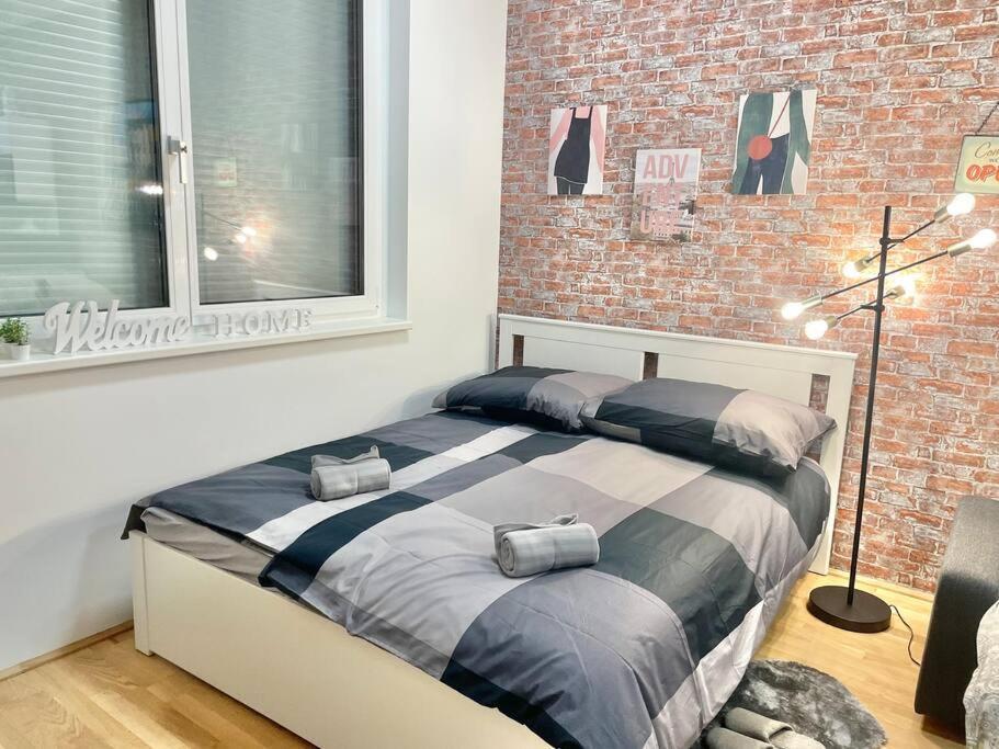 Premium Apartment With Terrace, A/C, Free Wifi And Netflix Вена Экстерьер фото